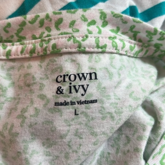 Bundle of 3 Crown and Ivy tees - Picture 4 of 6